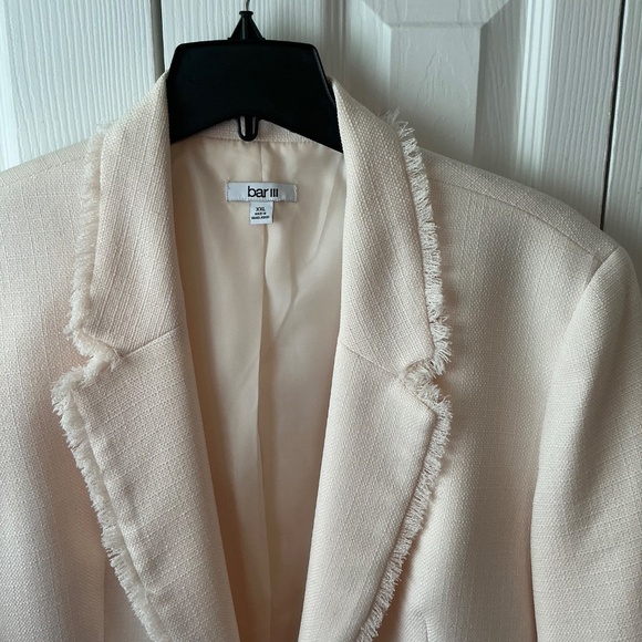 Women’s Ivory Tweed Jacket - Picture 3 of 6